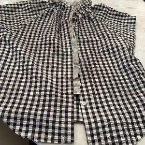 Sundays. Blouse size small